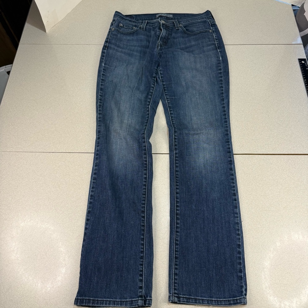 Levi’s 505 Women’s Mid Rise Straight Leg Jean Size 6L Blue Denim Medium Wash